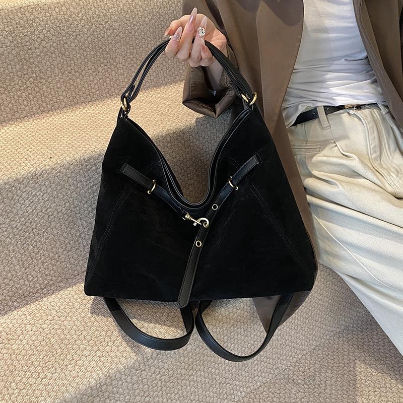 Tcherchi Büyük Kapasiteli Kemer Dekorasyonlu Kadın Omuz Çantası, Tote Bag Çanta