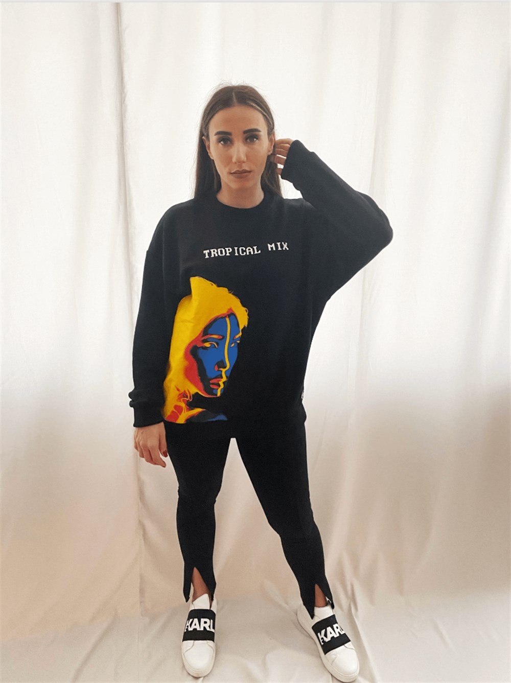 KIZ DETAYLI SWEAT