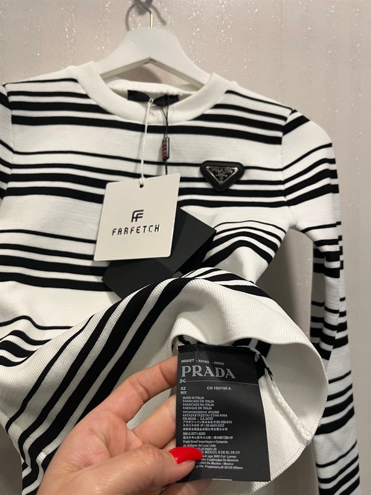 Prada beyaz çizgili triko