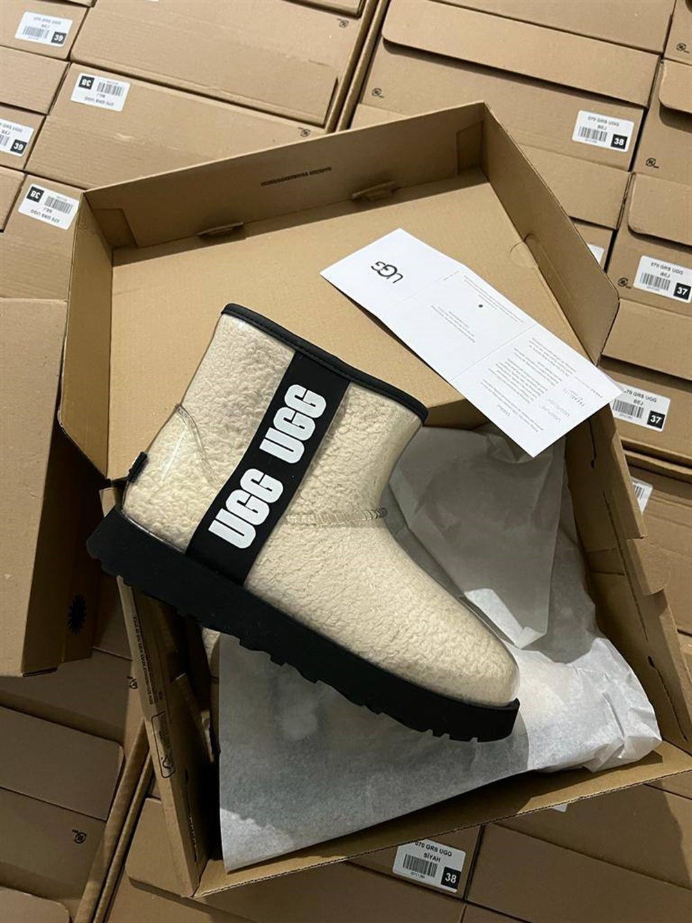 UGG BEYAZ BOT 
