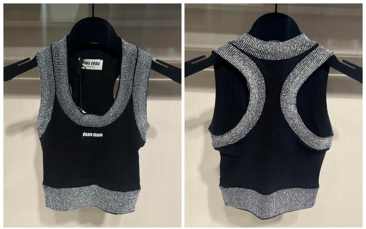 YENİ SEZON MİU SİMLİ SİYAH CROP TOP