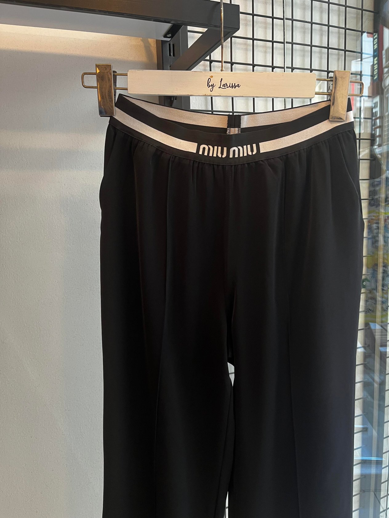 YENİ SEZON MİU SİYAH PANTOLON