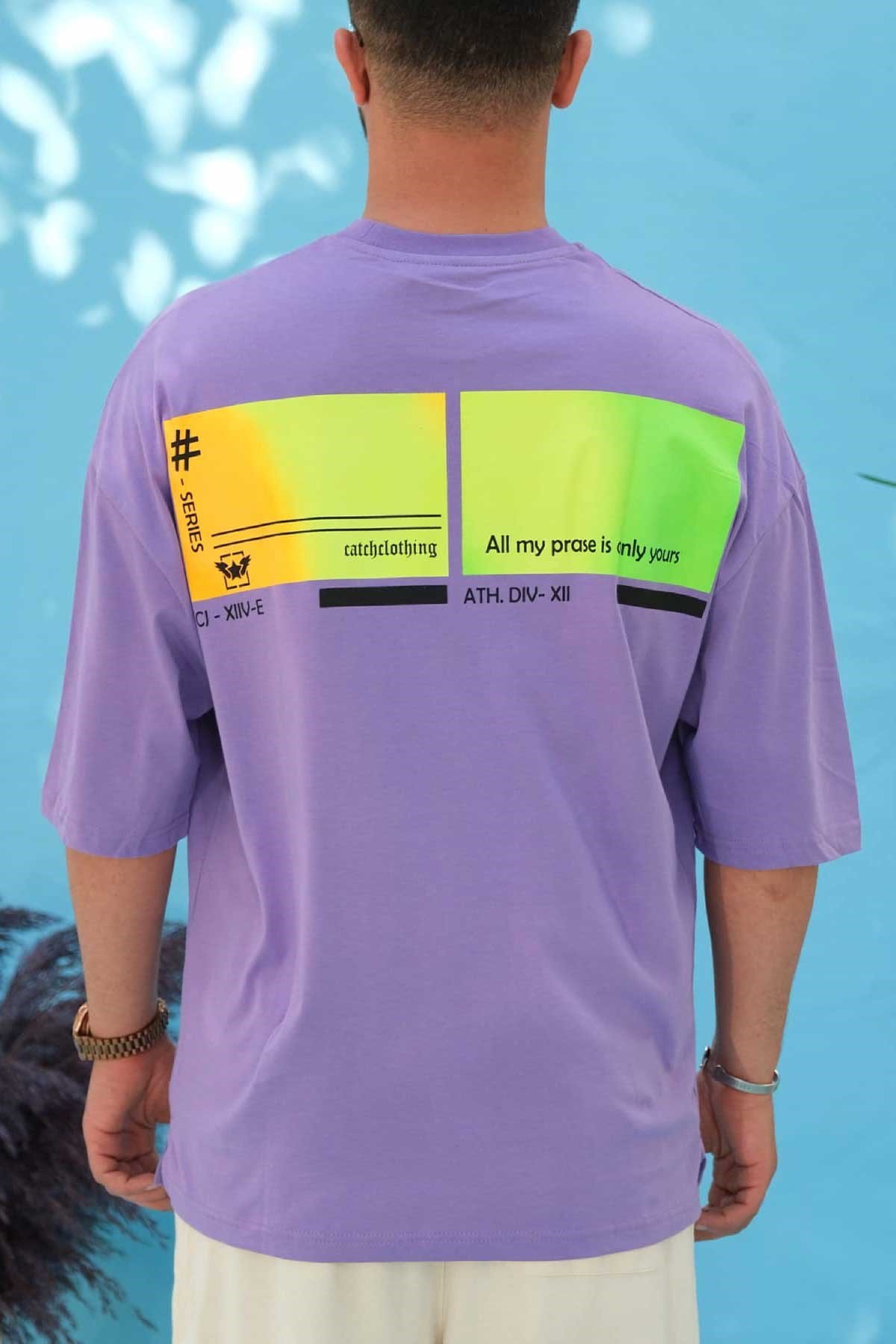 Oversize Lila Arkası Desenli T-Shirt 