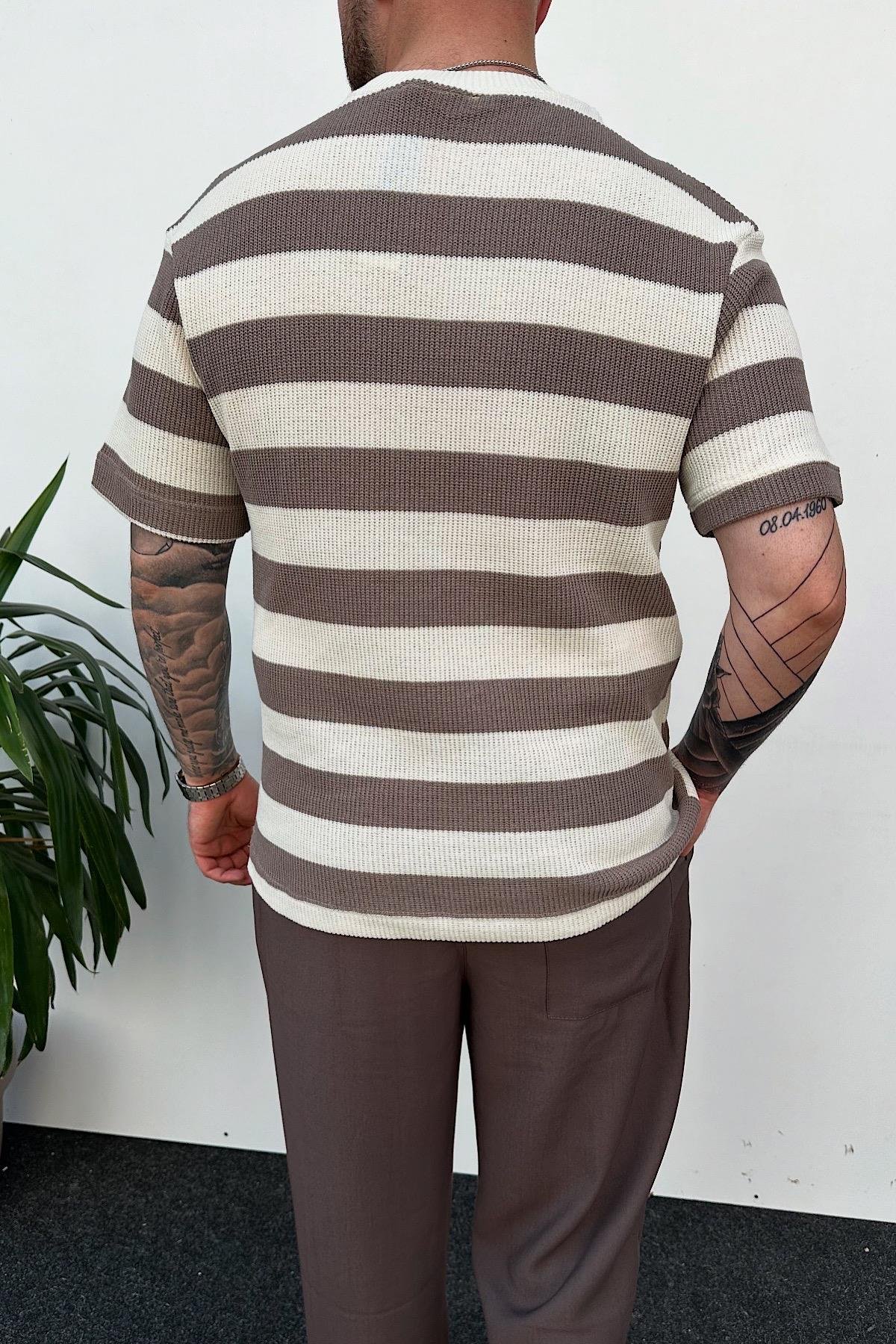 Parçalı Tok Kumaş Triko T-Shirt 