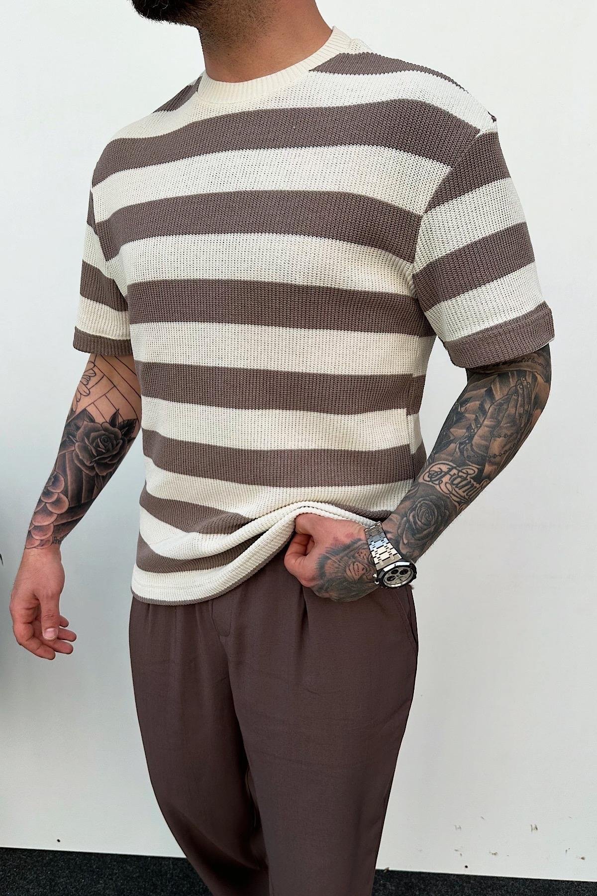 Parçalı Tok Kumaş Triko T-Shirt 