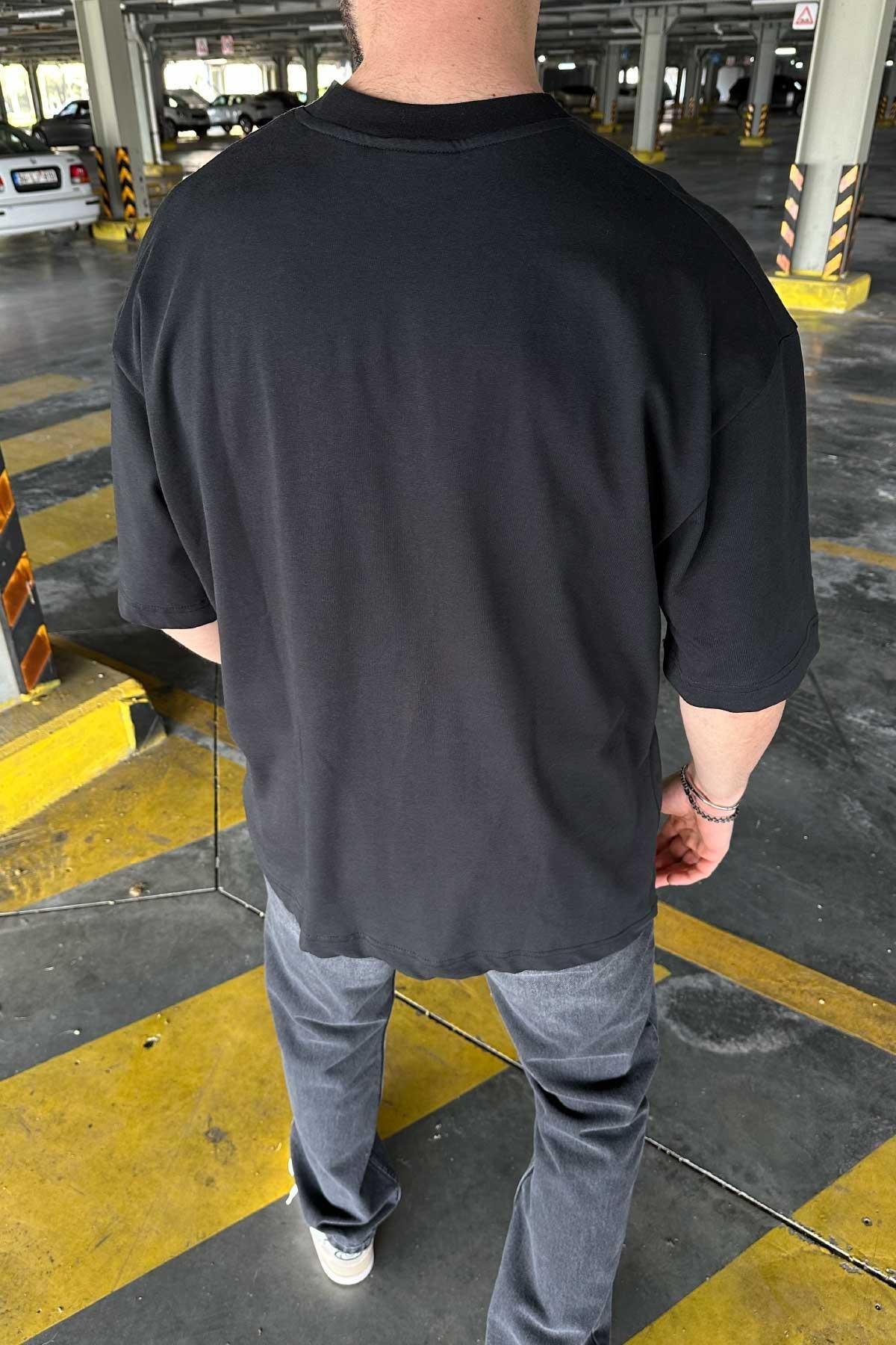 Siyah Usc Bol Kalıp T-Shirt