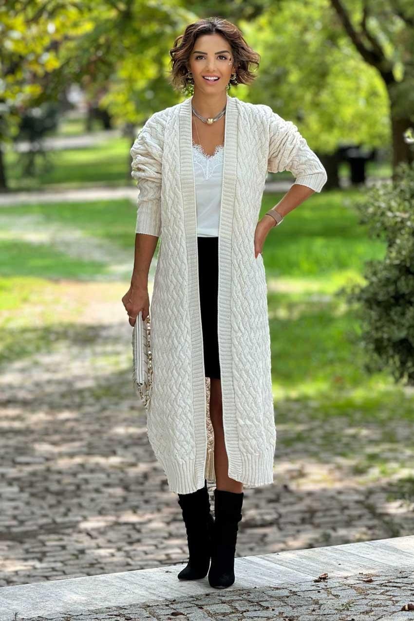 Beyaz Renk Örme Uzun Triko Hırka