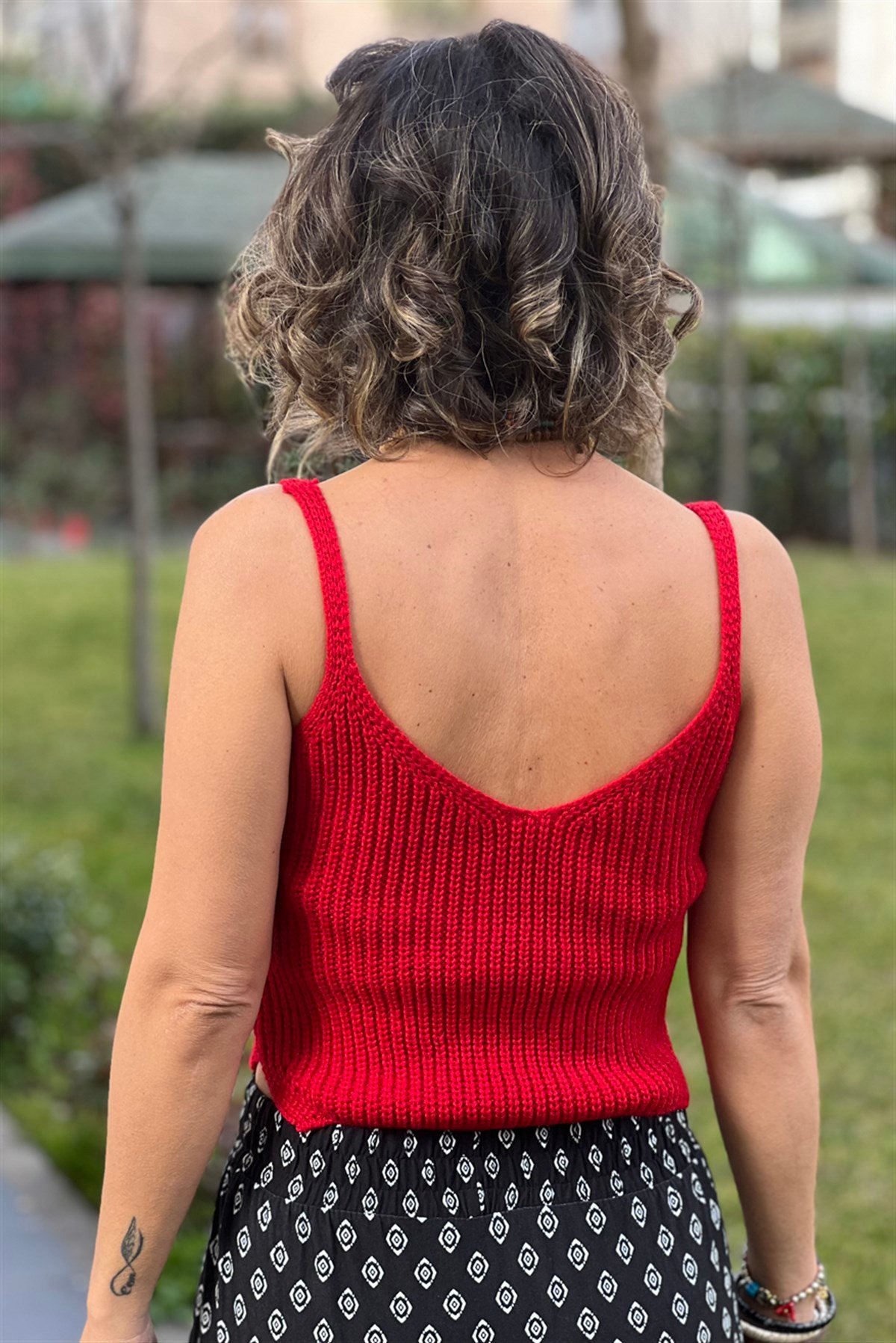 Kırmızı Crop
