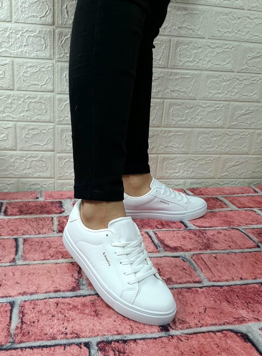 Kinetix Poro Beyaz Renk Bağacaklı Sneaker Düz Taban Spor Ayakkabı