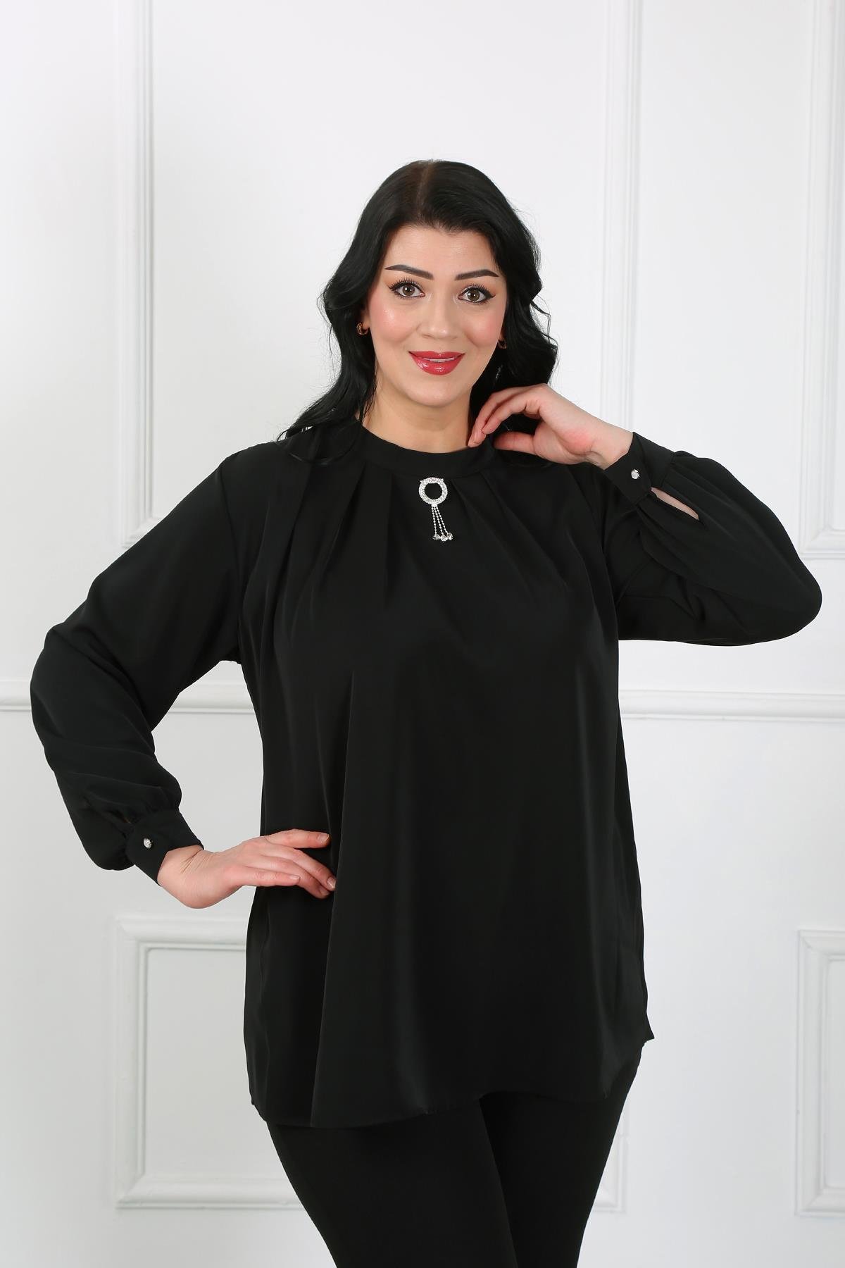 KADIN SİYAH YAKASI TAŞLI DUBAİ KUMAŞ BÜYÜK BEDEN GÖMLEK