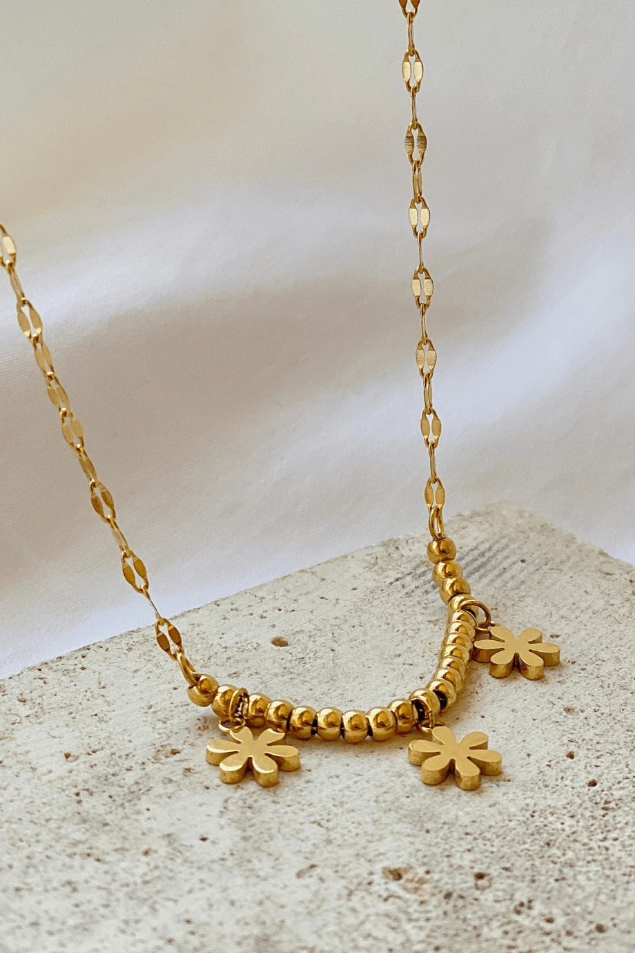 Gold Çiçek Desenli Kolye Modelleri