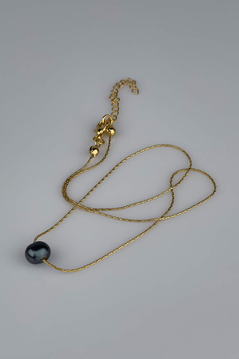 Black Single Pearl Necklace - Gold
