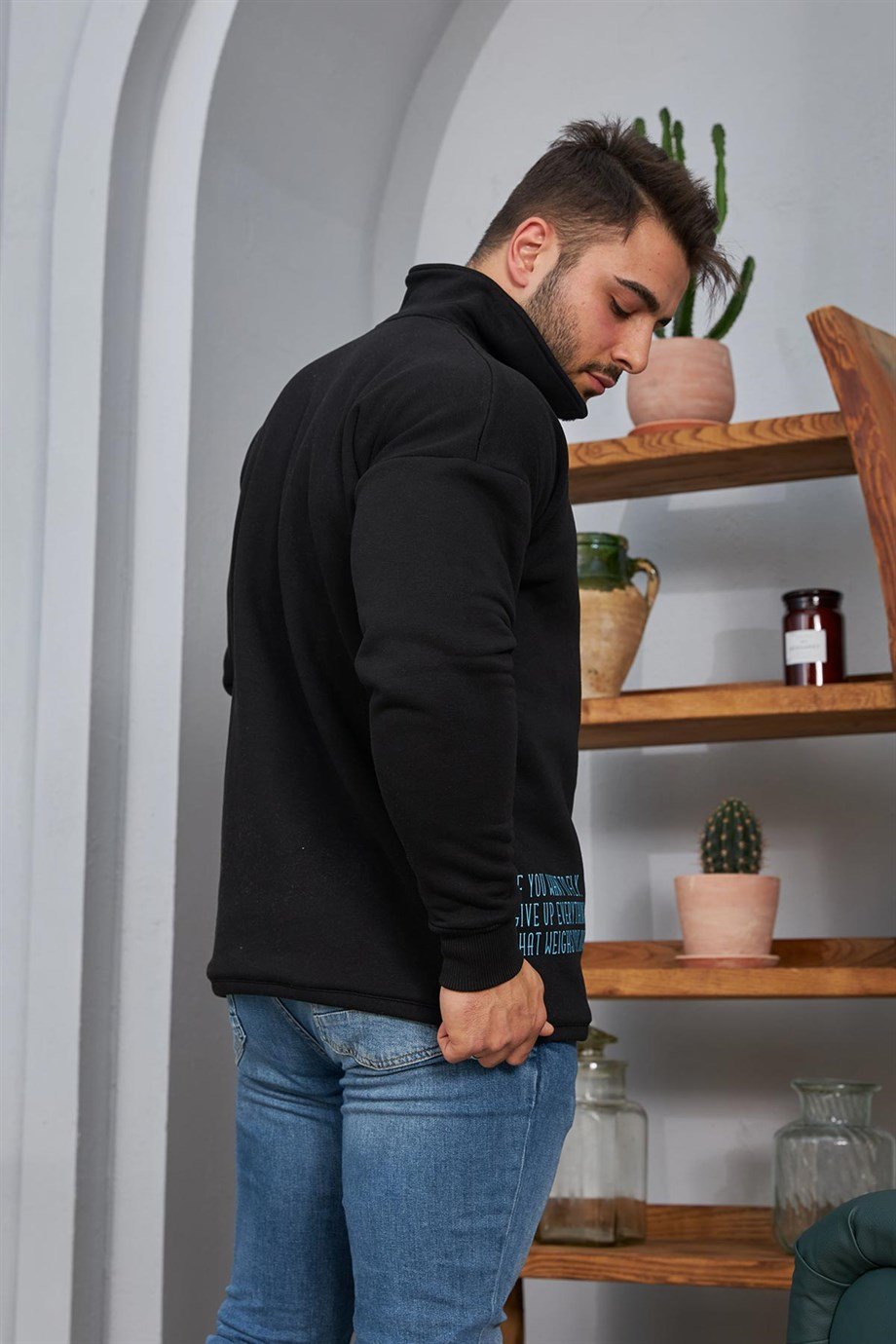 Dik Yaka Fermuarlı Oversize Siyah Sweatshirt