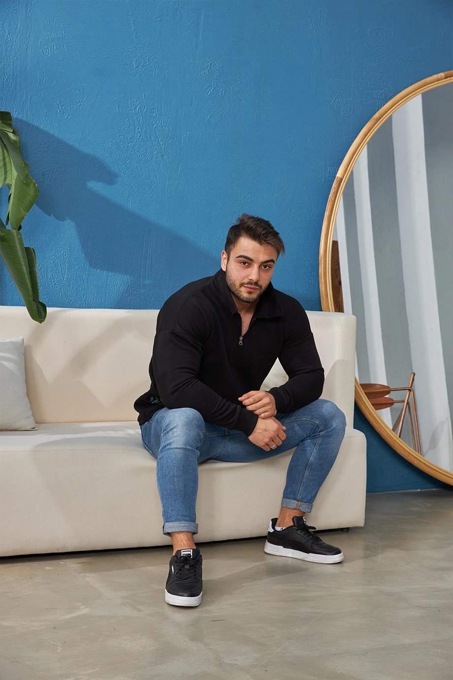 Dik Yaka Fermuarlı Oversize Siyah Sweatshirt