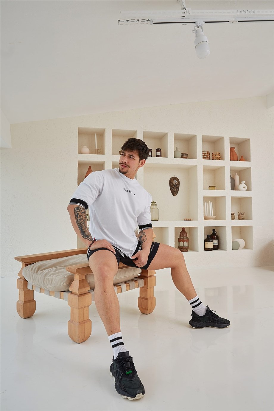 Ribanalı Yırtmaçlı Beyaz Oversize T-Shirt
