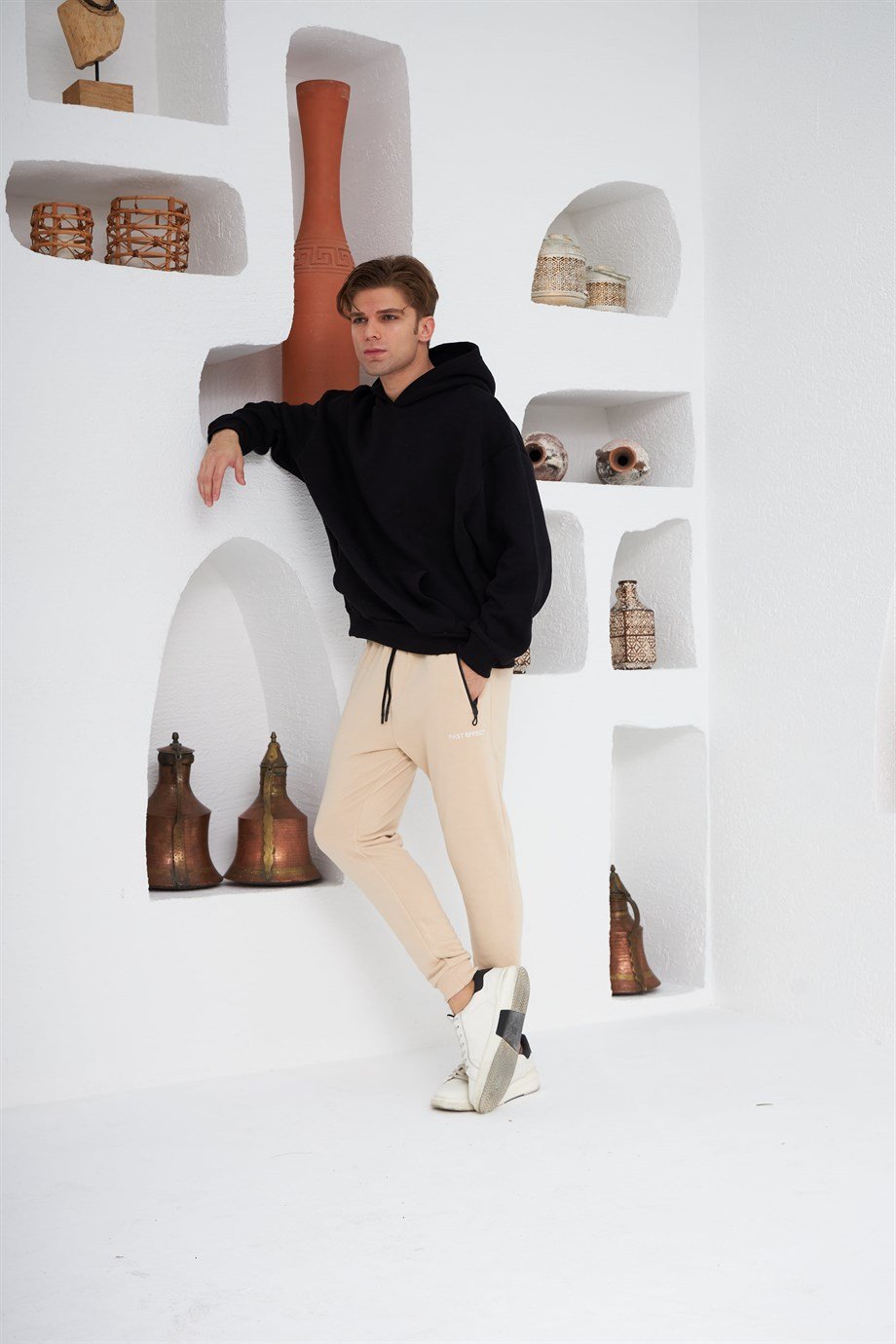 Sırtı Baskılı Kapüşonlu Sweatshirt