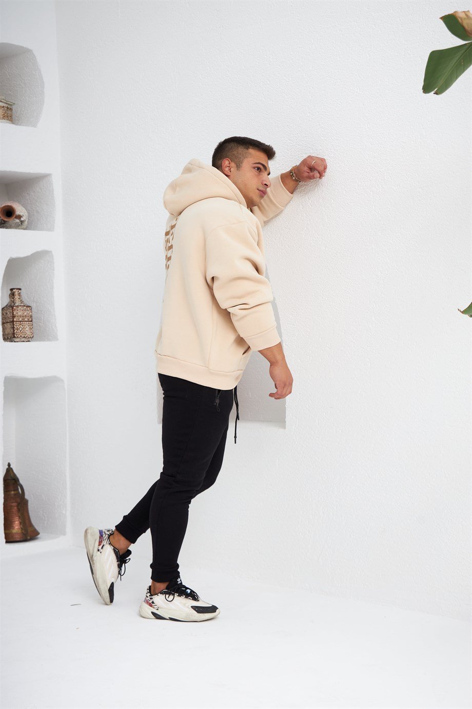Sırtı Baskılı Kapüşonlu Sweatshirt