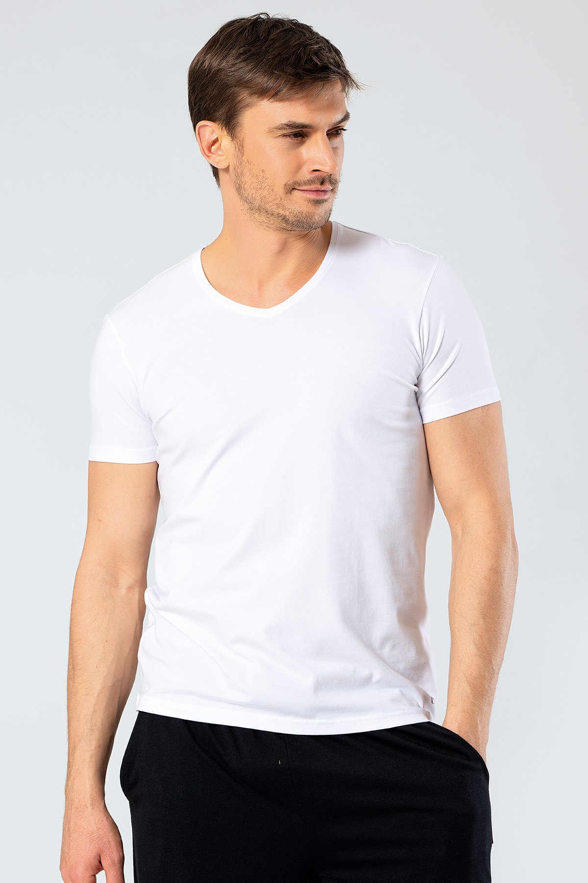 Rahat Ev GiyimCacharel 1332 V Yaka Kısa Kollu Erkek T-Shirt - Beyaz