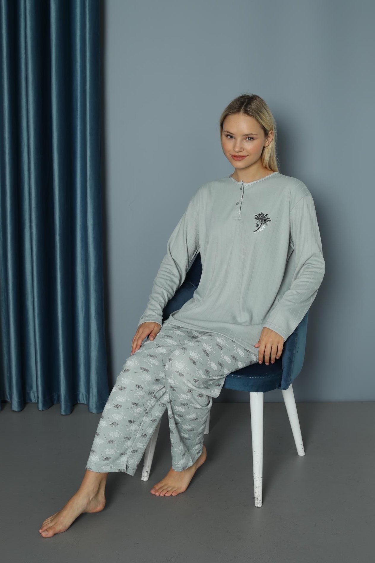 Kadın Orta Yaş ve Üzeri Regular Kalıp Yüksek Kalite Çiçekli Pamuk İpeksi Bambu Anne Pijama Takımı 142