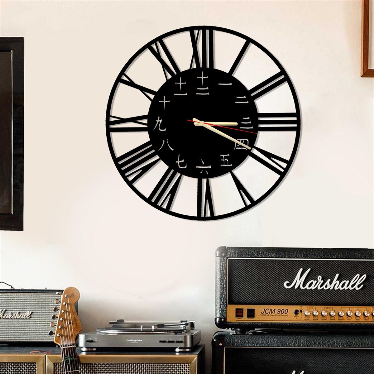 Équilibrée Horloge Murale