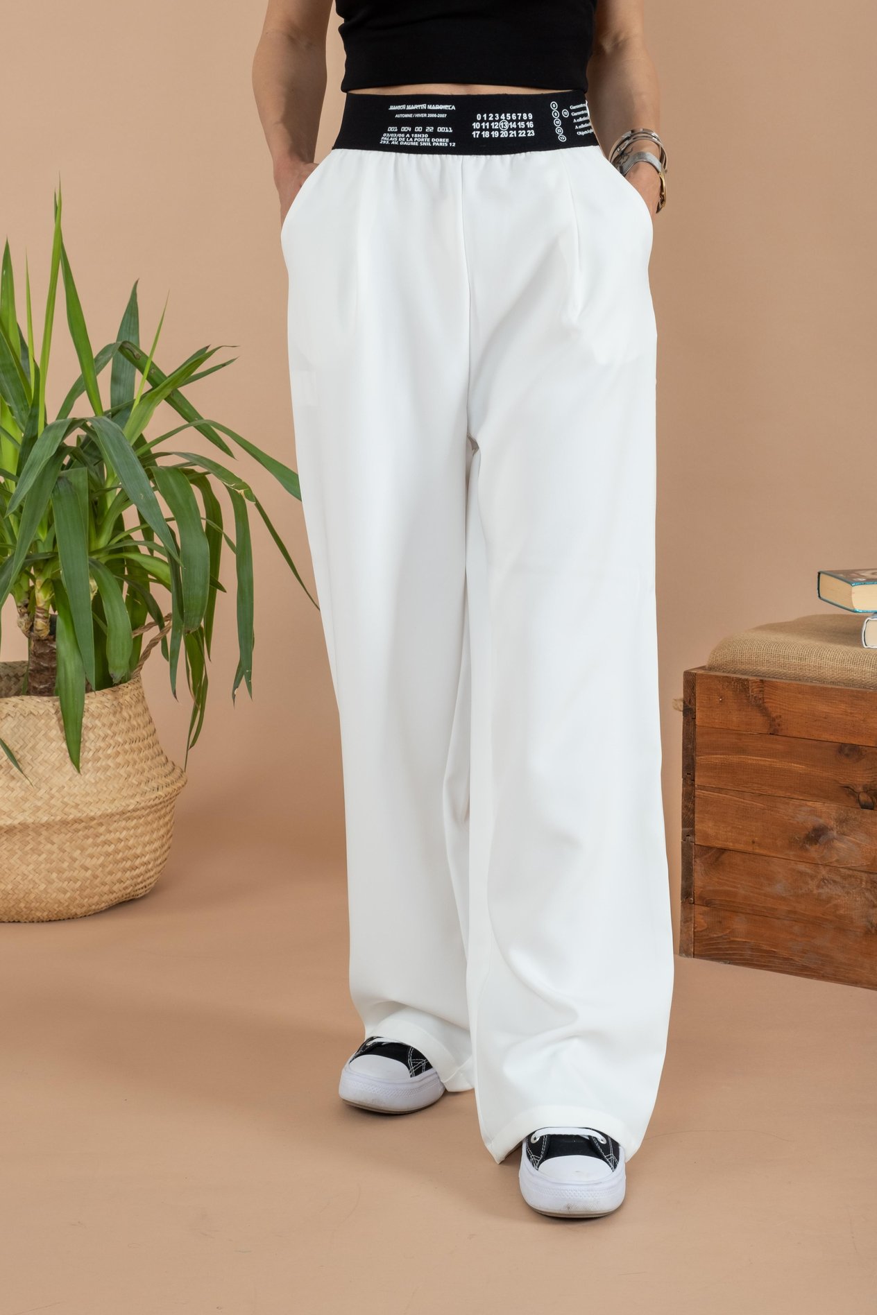 Mgebutik Beyaz Kadın Beli Yazı Detaylı PantolonMgebutik Beyaz Kadın Beli Yazı Detaylı Pantolon