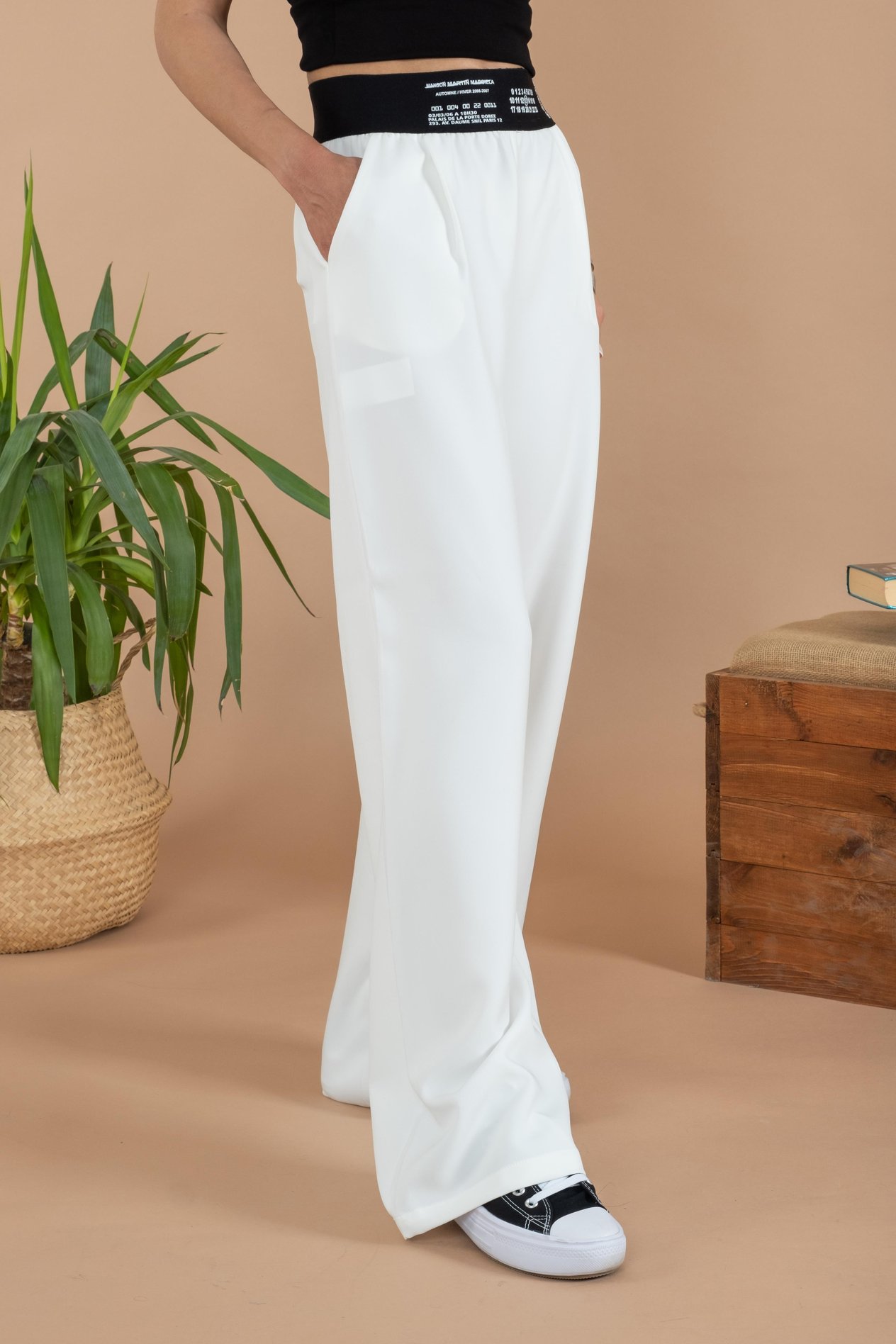 Mgebutik Beyaz Kadın Beli Yazı Detaylı PantolonMgebutik Beyaz Kadın Beli Yazı Detaylı Pantolon