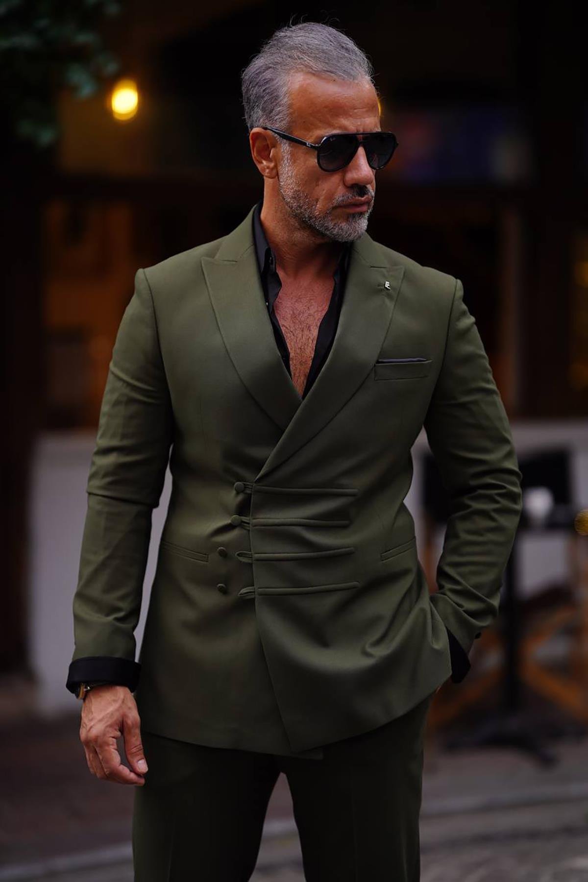 PREMIUM SUIT WITH QUADRUPLE BUTTON RACK