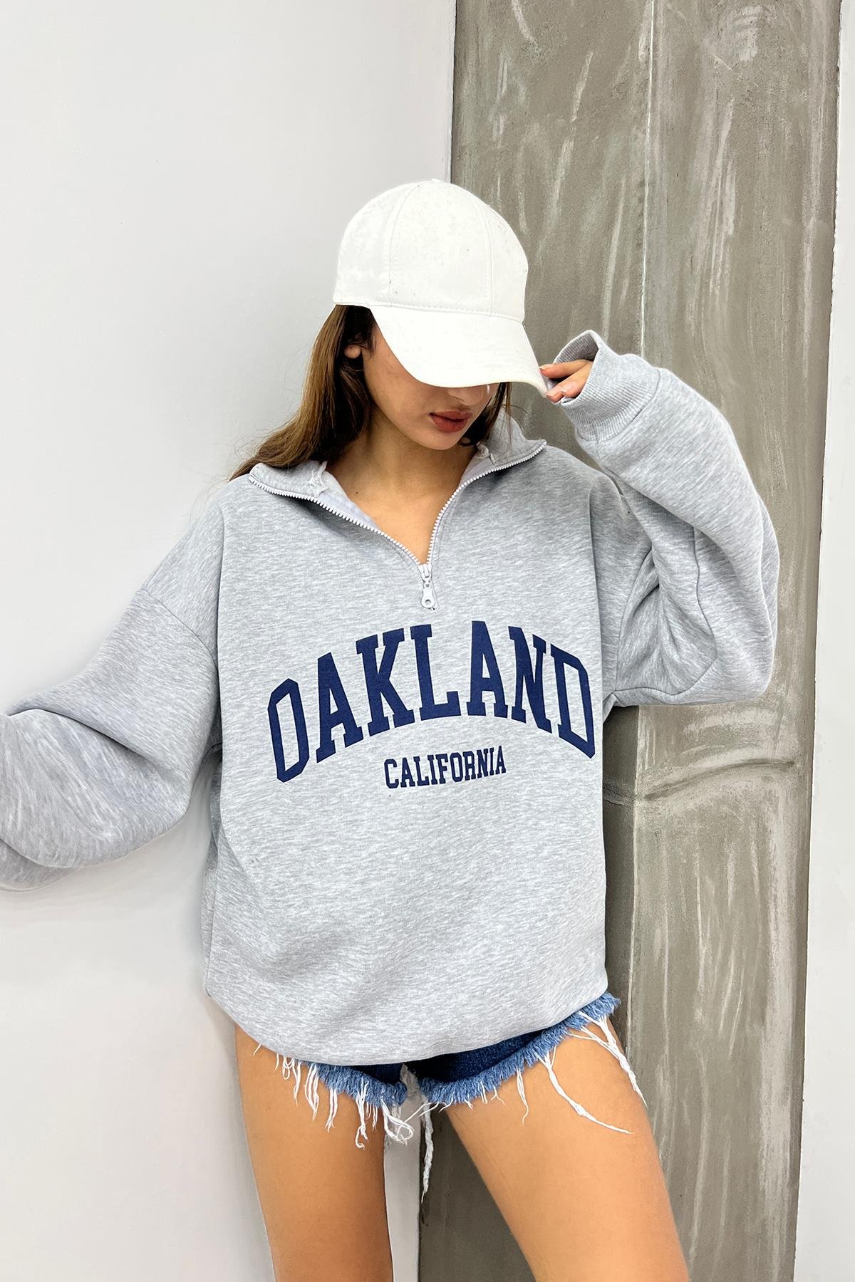 Gri Oakland Baskılı Fermuarlı Sweat