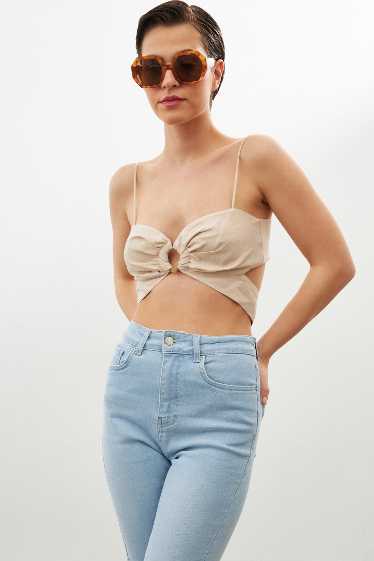 Bej İnce Askılı Crop Bluz Kadın Bluz modelleri
