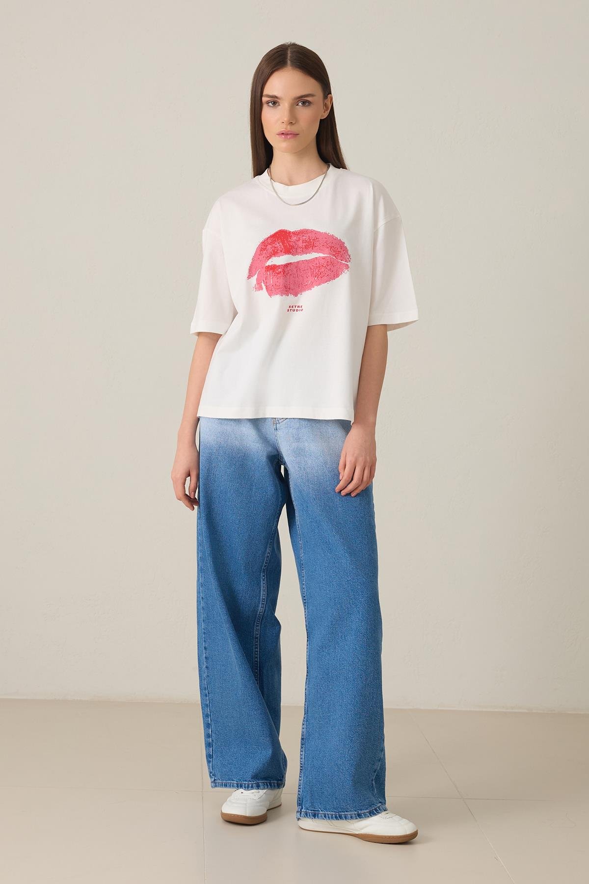 Ekru %100 Pamuklu Baskı Detaylı Kısa Kollu Rahat Kesim T-Shirt Kadın T-Shirt modelleri