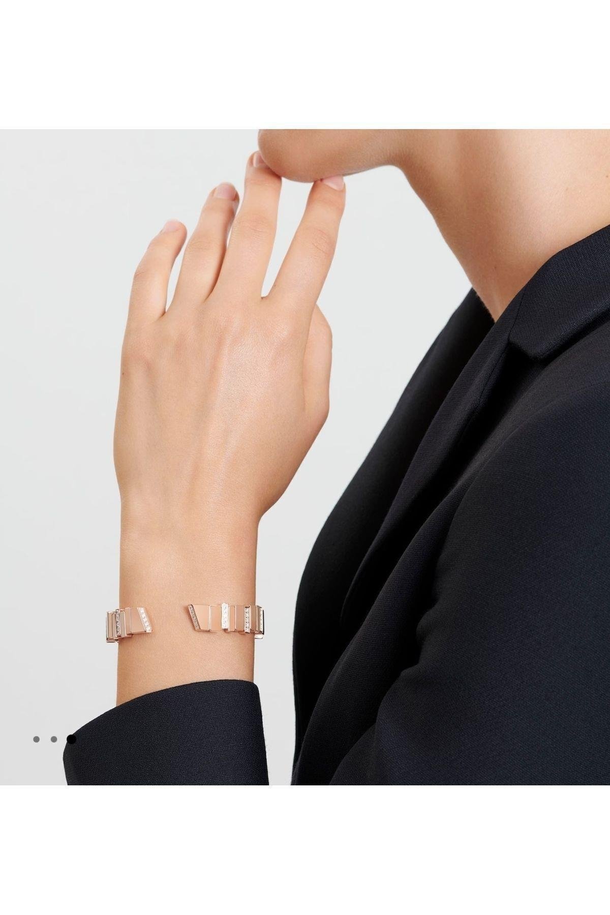 Ekru Model Asimetrik Plaka Zirkon Taş Detaylı Rose Gold Çelik Kelepçe Bileklik Kadın Kategorisiz modelleri