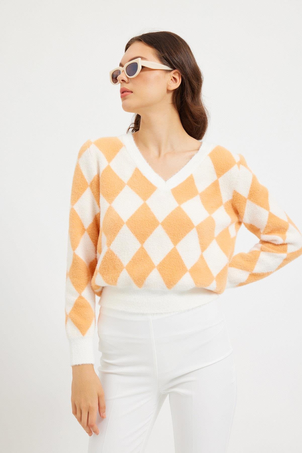 Ekru-Oranj Baklava Desenli V Yaka Triko Kazak Kadın Knitwear modelleri