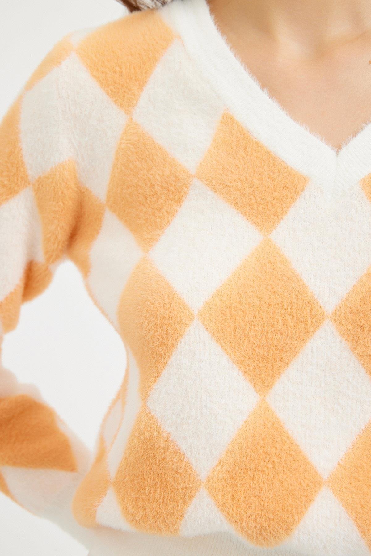Ekru-Oranj Baklava Desenli V Yaka Triko Kazak Kadın Knitwear modelleri