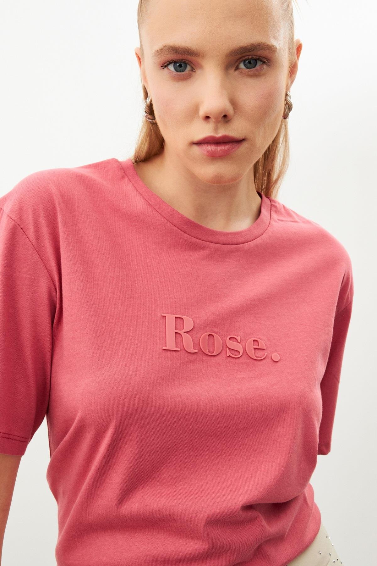 Gül Kurusu Kabartmalı Bisiklet Yaka T-Shirt Kadın T-Shirt modelleri