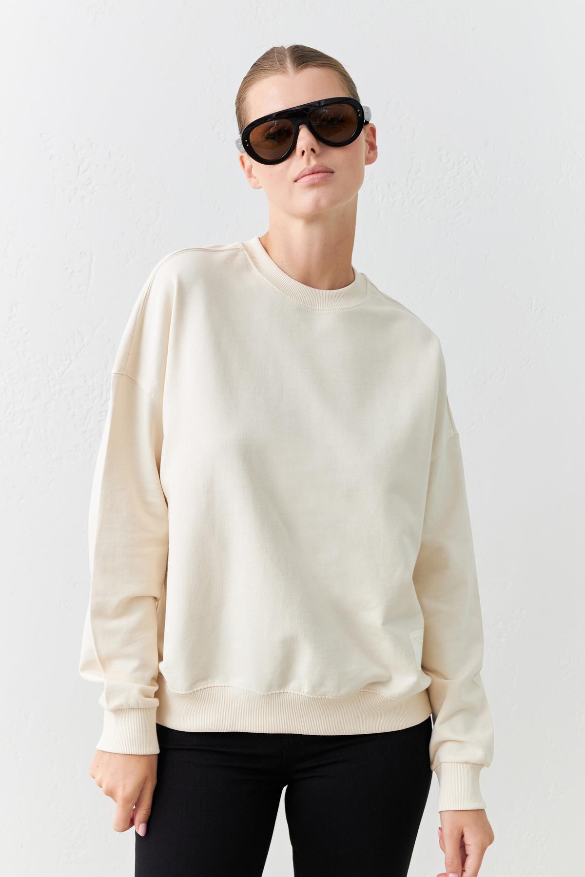 Krem Bisiklet Yaka Mini Baskı Detaylı Uzun Kollu Sweatshirt  Kadın Kategorisiz modelleri