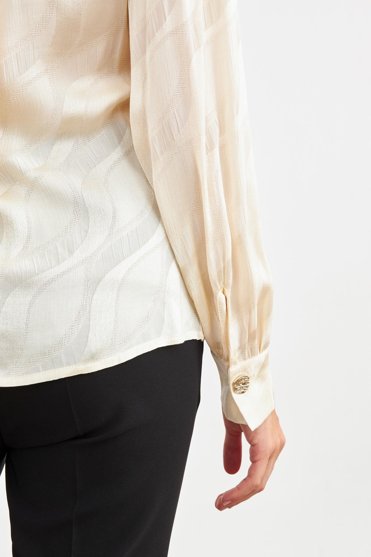 Krem Rahat Kesim Dokulu Gömlek Bluz Kadın Blouse modelleri
