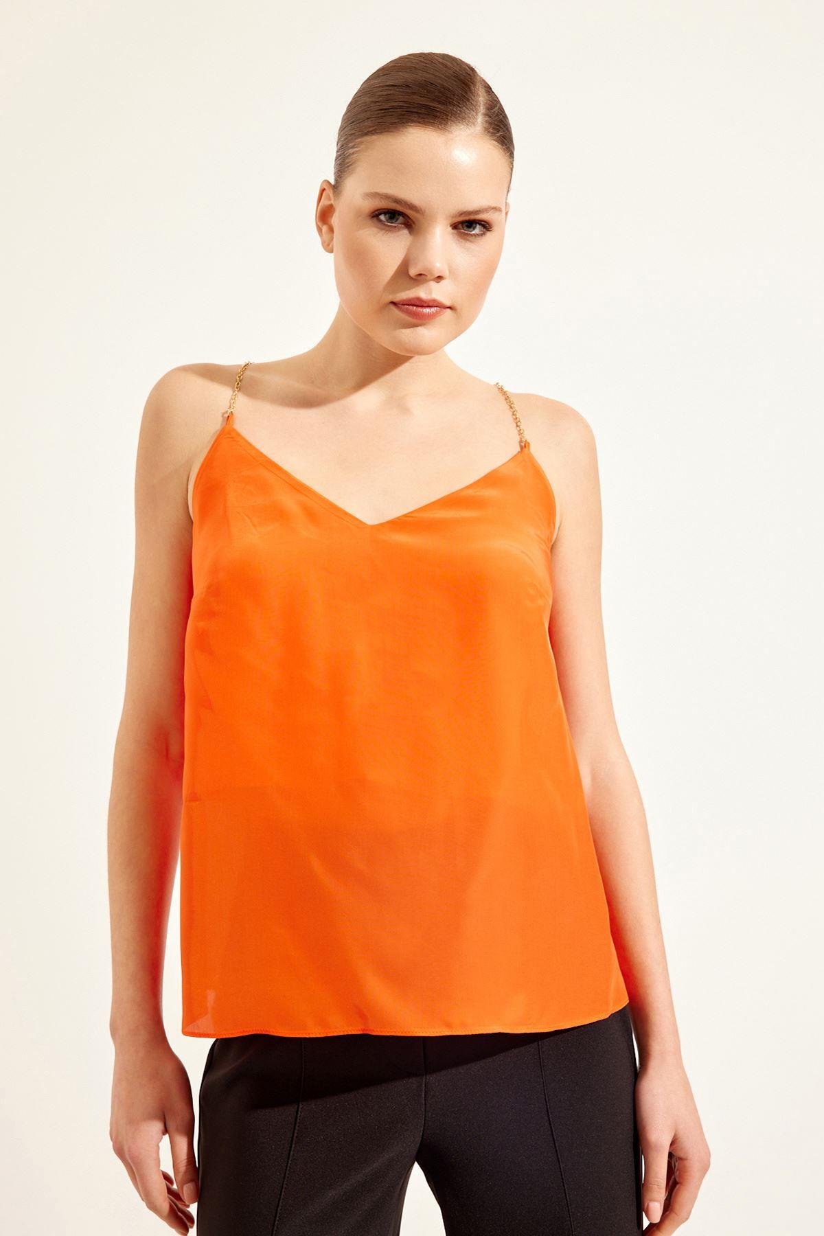 Mercan Zincir Detaylı Askılı Bluz Kadın Blouse modelleri