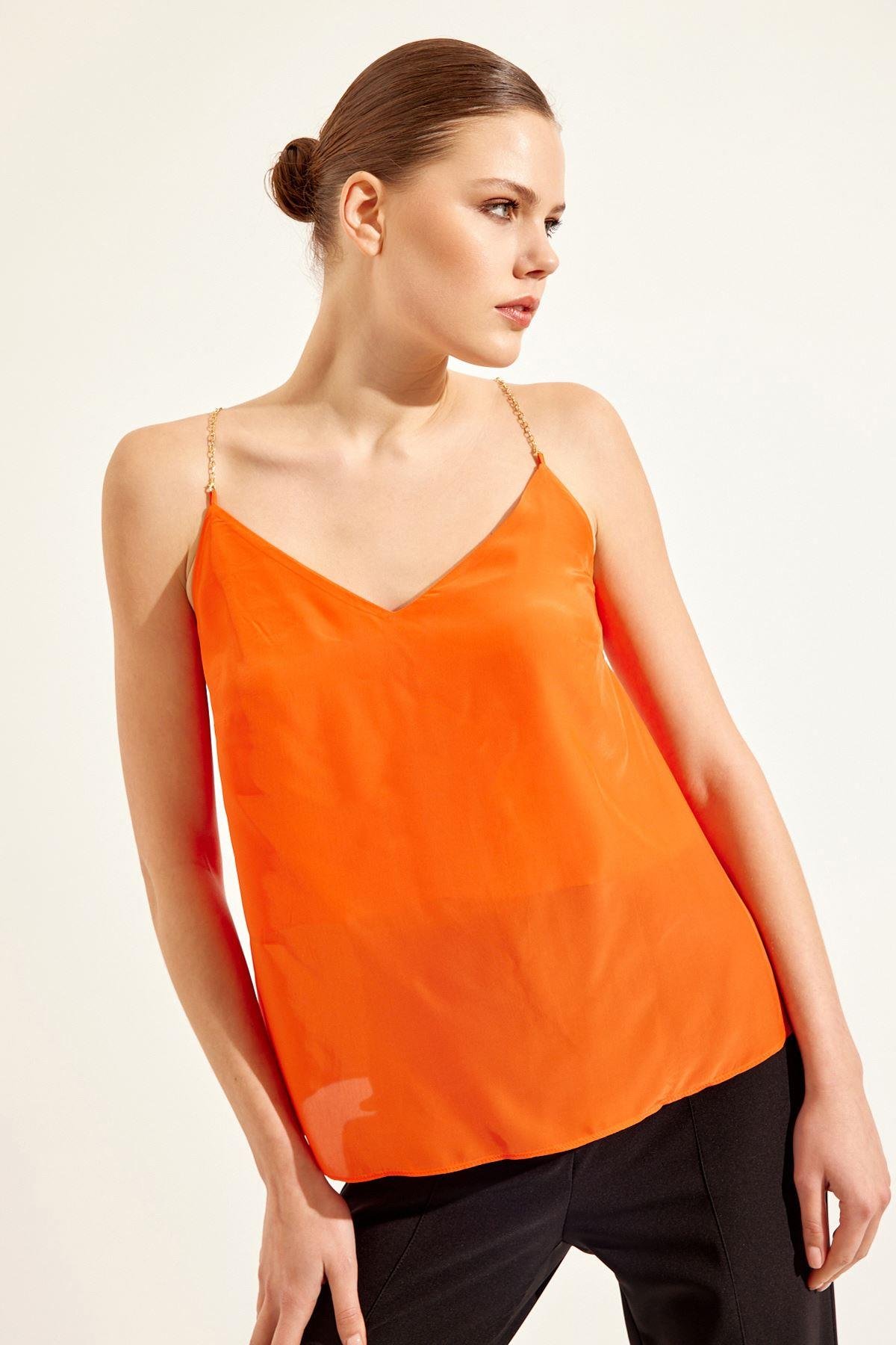 Mercan Zincir Detaylı Askılı Bluz Kadın Blouse modelleri