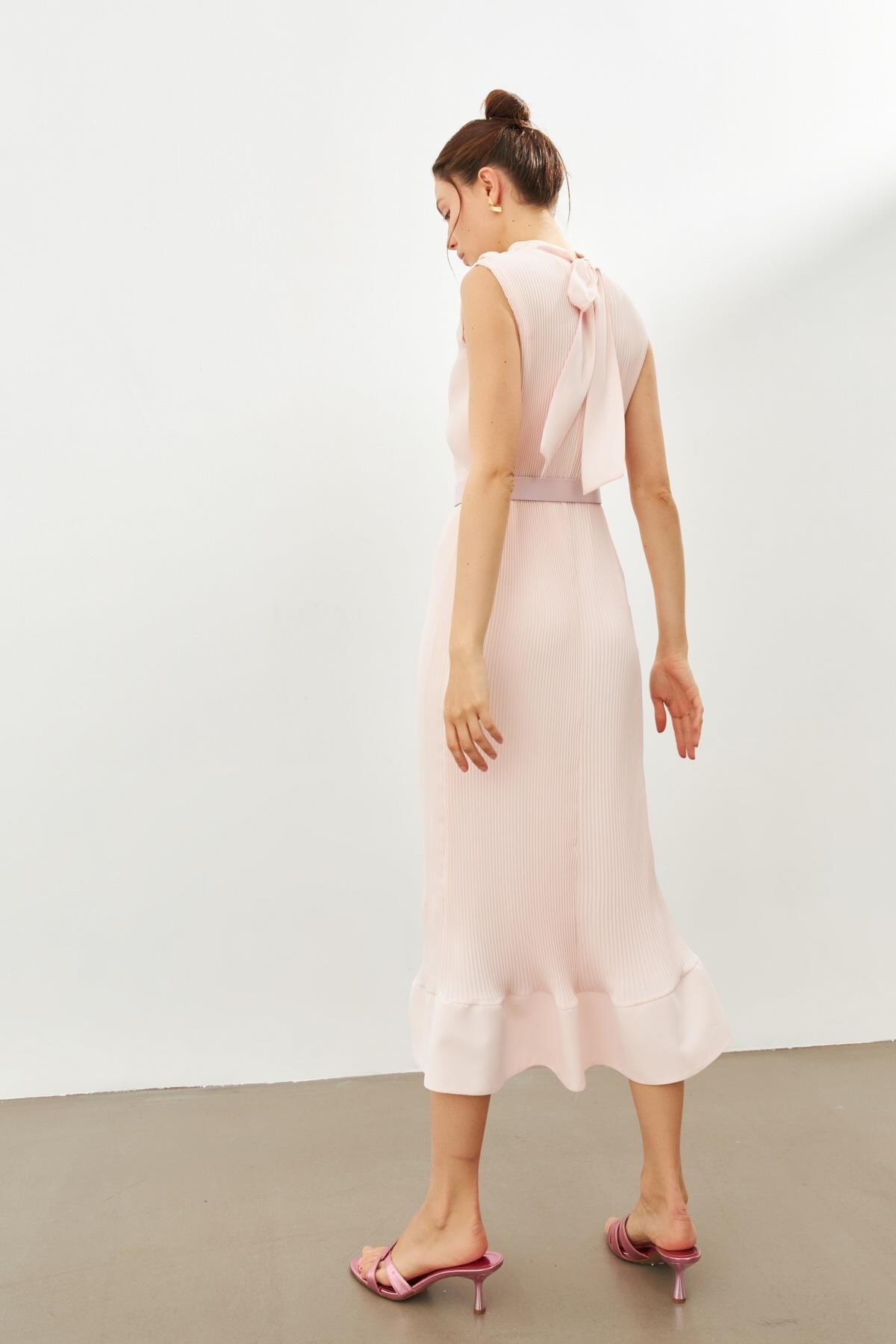 Pudra Dik Yaka  Piliseli  Hazır Kemer Detaylı Kolsuz  Midi Boy Elbise Kadın Dresses & Evening Dresses modelleri