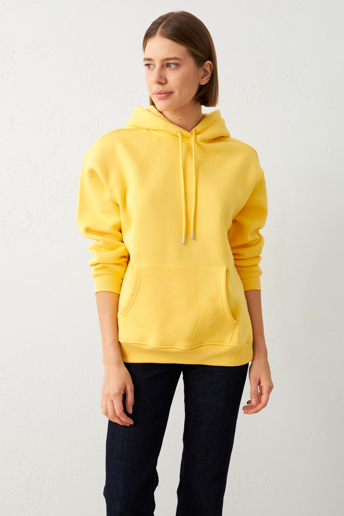 Sarı Şapka Ve Cep Detaylı Uzun Kollu Sweatshirt Kadın Kategorisiz modelleri