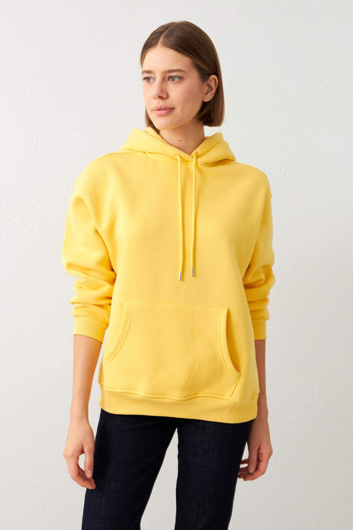 Sarı Şapka Ve Cep Detaylı Uzun Kollu Sweatshirt Kadın Kategorisiz modelleri