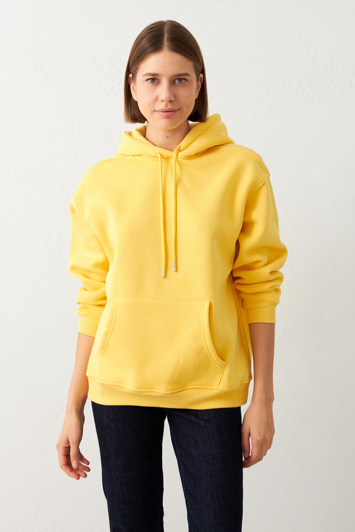 Sarı Şapka Ve Cep Detaylı Uzun Kollu Sweatshirt Kadın Kategorisiz modelleri