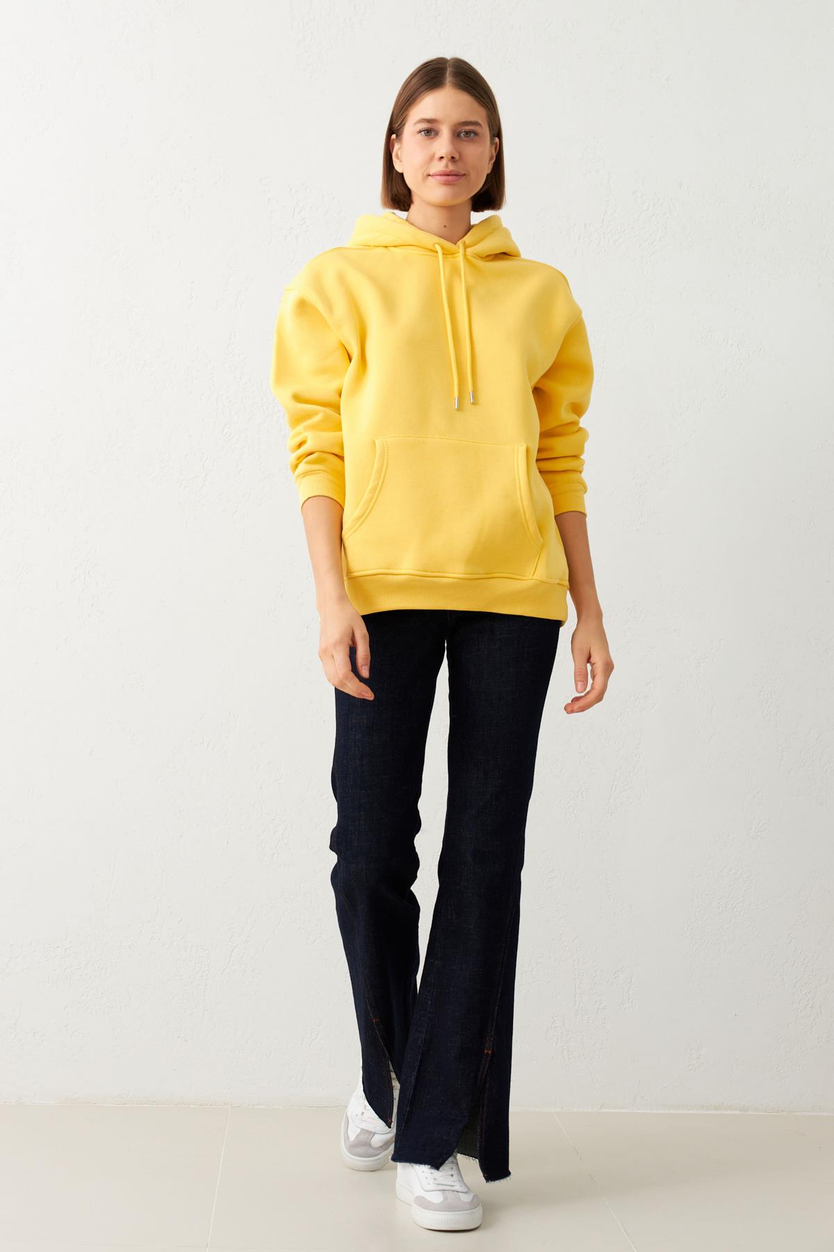 Sarı Şapka Ve Cep Detaylı Uzun Kollu Sweatshirt Kadın Kategorisiz modelleri