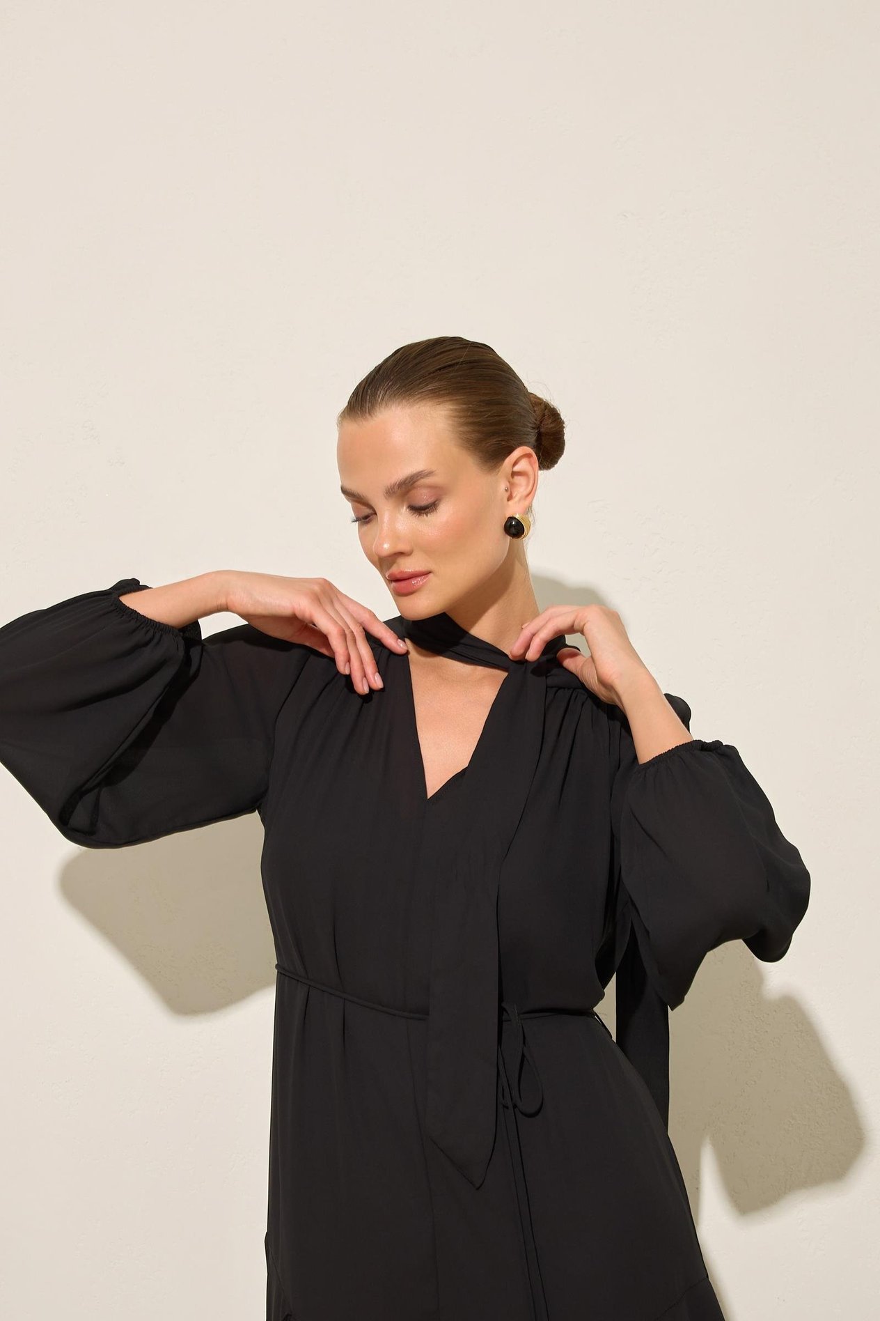 Siyah Boyundan Bağlama Detaylı Rahat Kesim Midi Boy Elbise Kadın Dresses & Evening Dresses modelleri