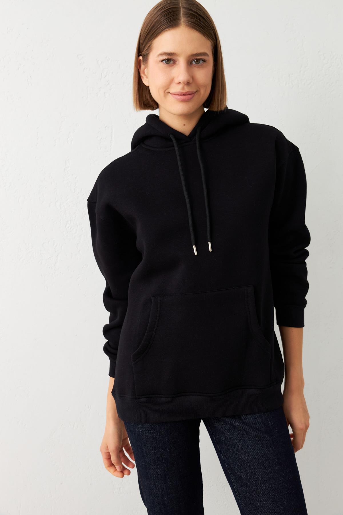Siyah Şapka Ve Cep Detaylı Uzun Kollu Sweatshirt Kadın Kategorisiz modelleri
