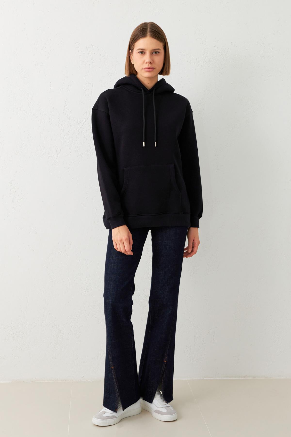 Siyah Şapka Ve Cep Detaylı Uzun Kollu Sweatshirt Kadın Kategorisiz modelleri