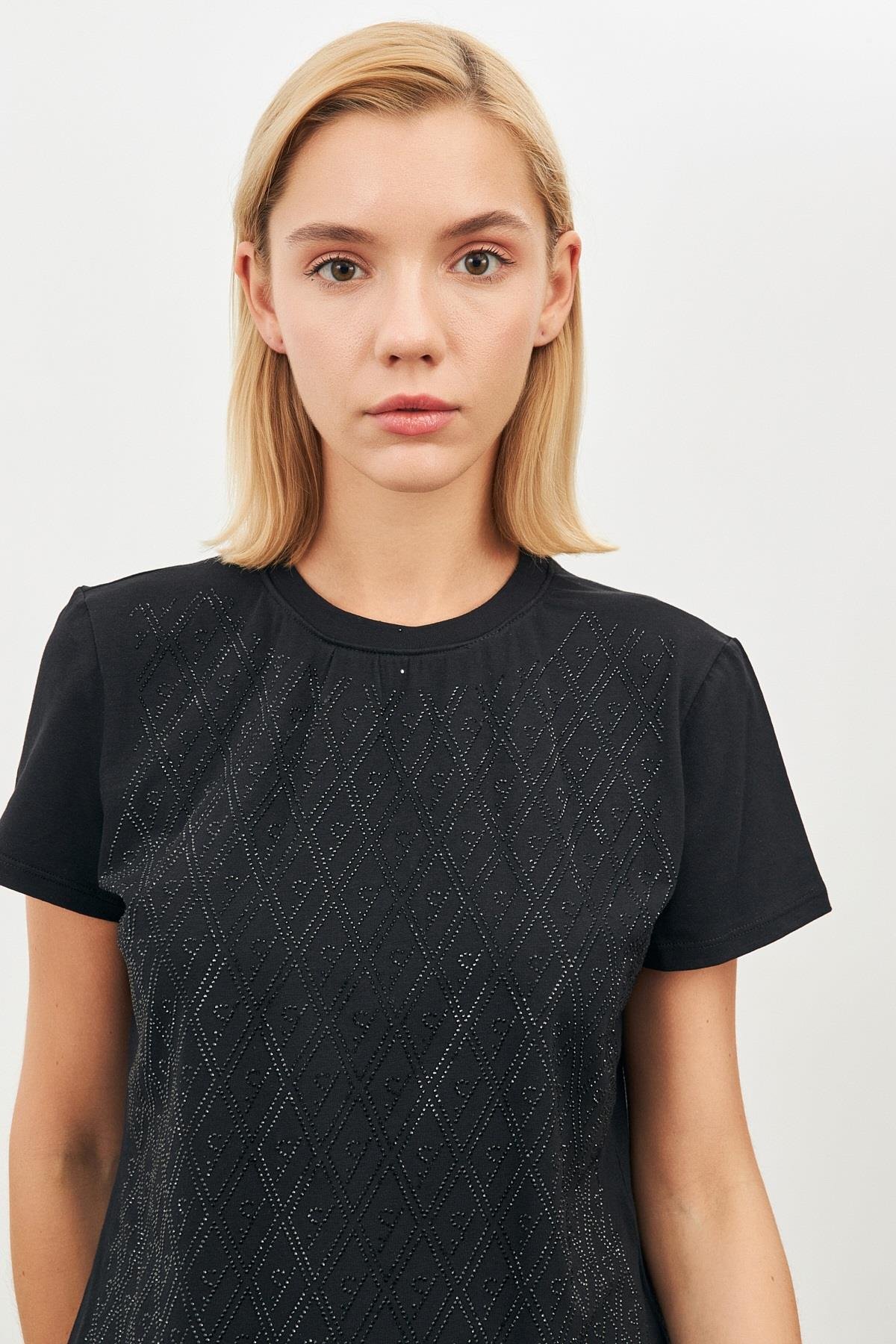 Siyah Simli Bisiklet Yaka Tişört Kadın T-Shirt modelleri