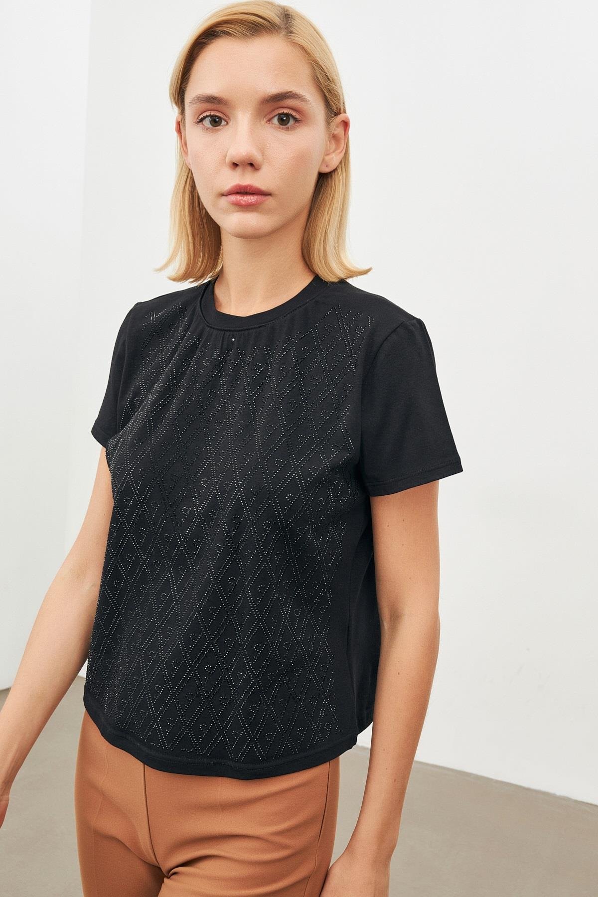 Siyah Simli Bisiklet Yaka Tişört Kadın T-Shirt modelleri