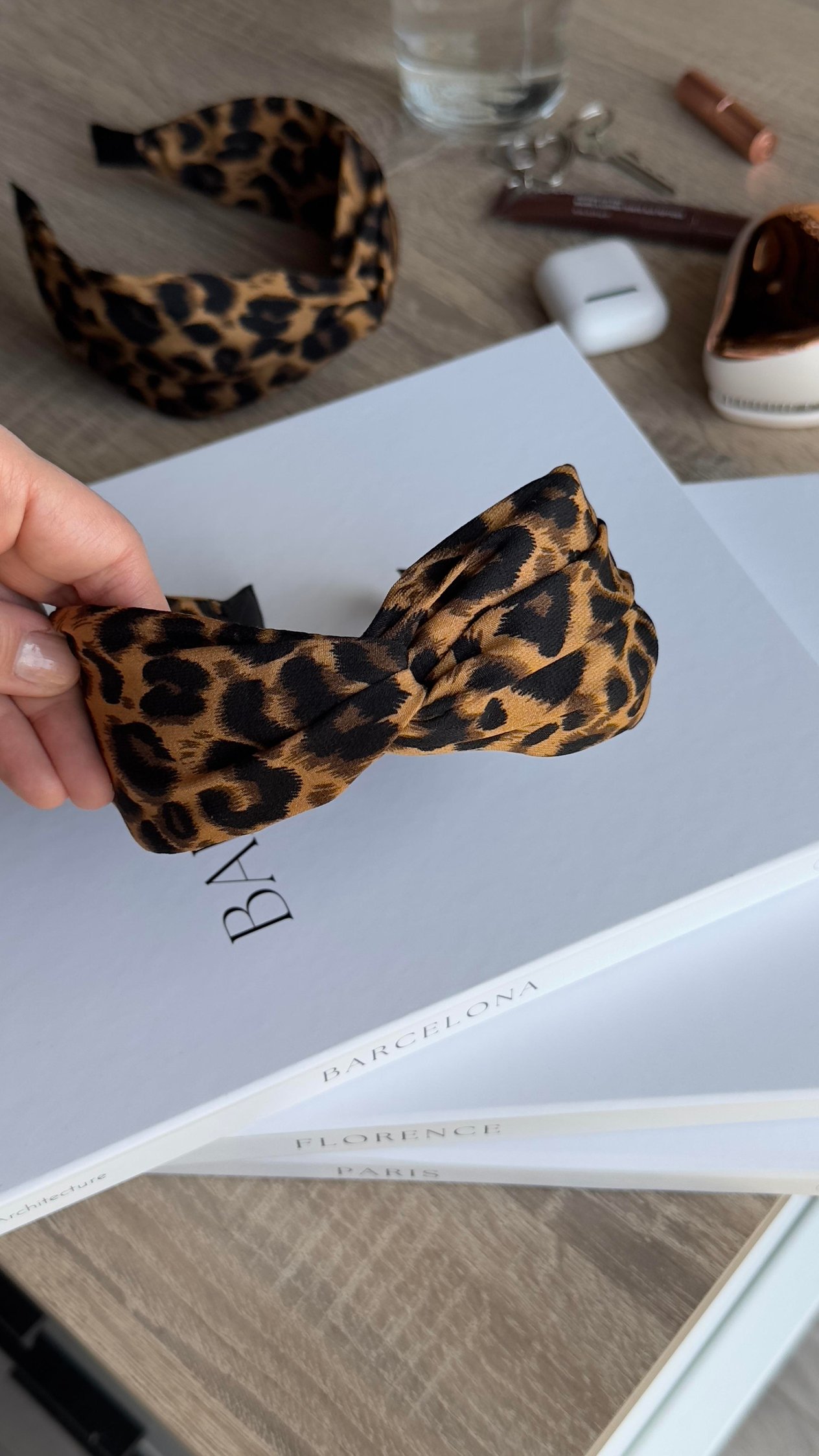 Bej Leopar Düğüm Saç Bandı Taç