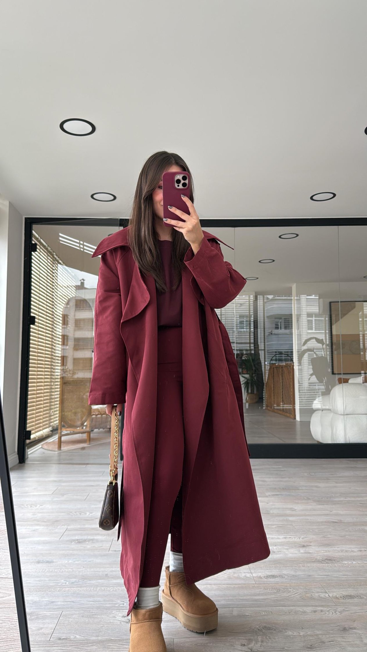 Bordo Renk Kuşaklı Uzun Trenç 